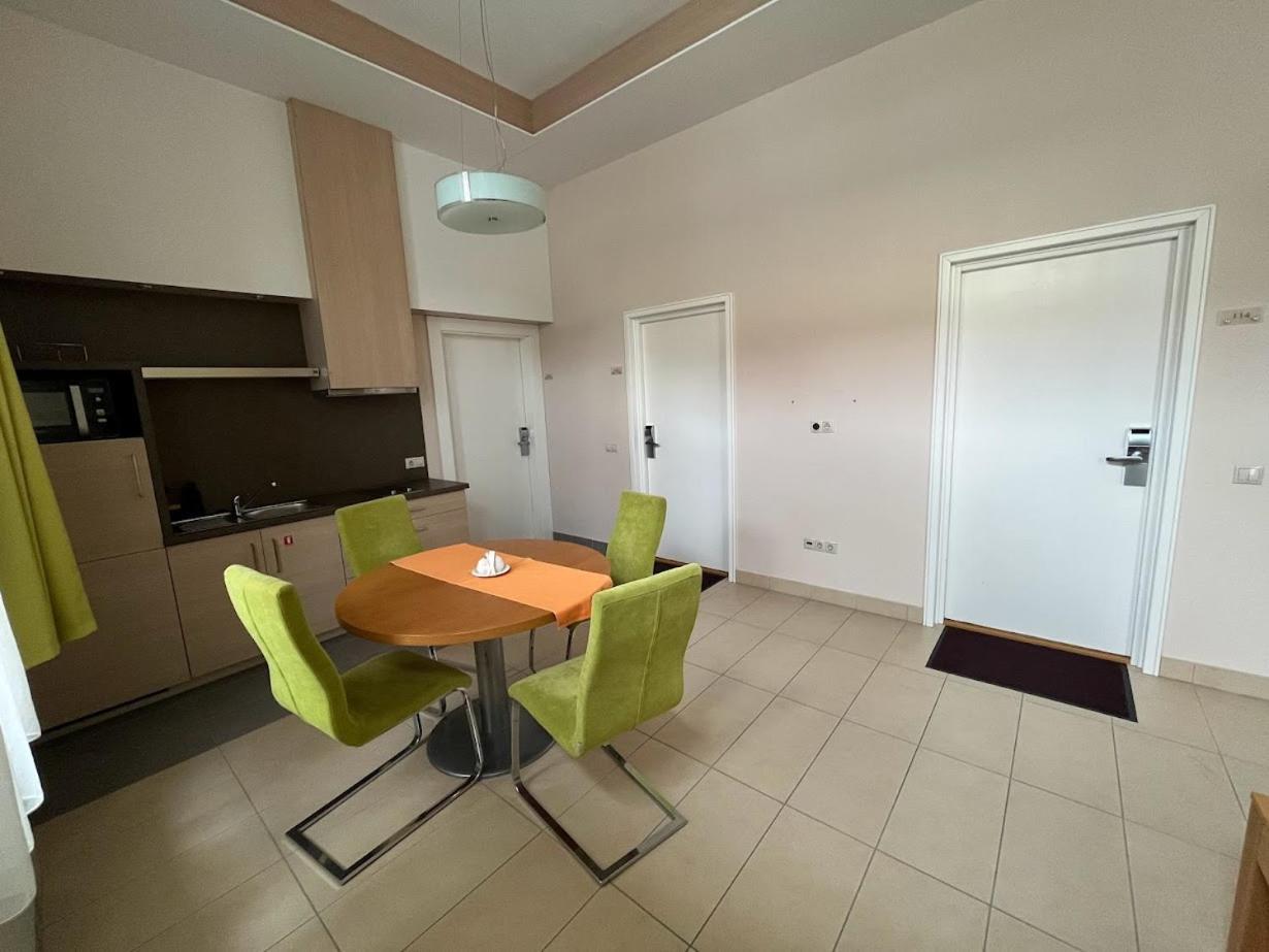 Soleil Apartman Szeged Exterior photo